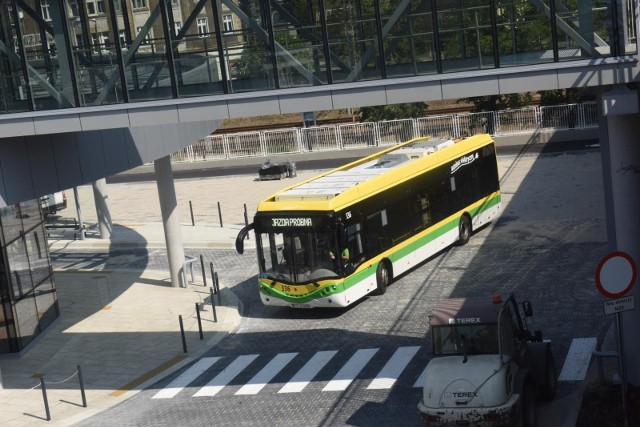 Od 3 marca 2022 r. obywatele Ukrainy mogą za darmo poruszać się autobusami zielonogórskiej komunikacji miejskiej. Wystarczy mieć dowód tożsamości