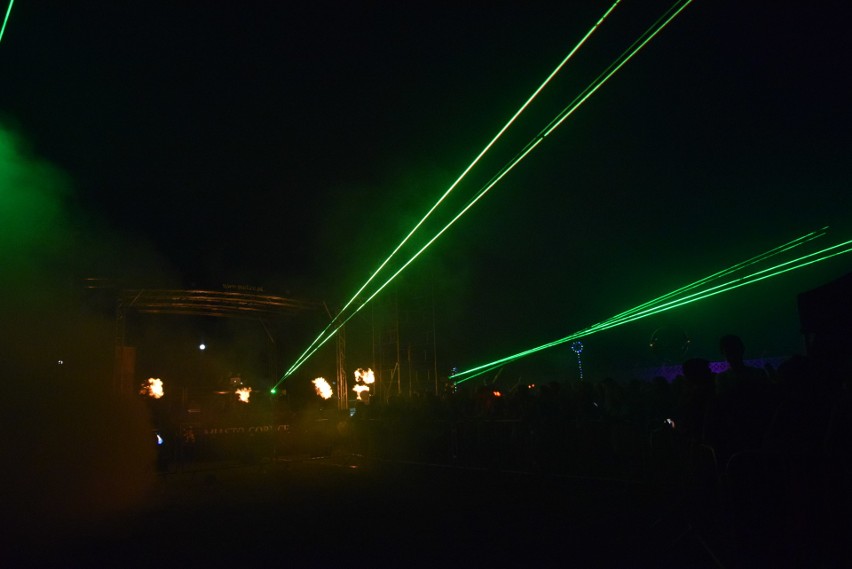 Festiwal Światła w Gorlicach: był teatr ognia, fajerwerki, jakich miasto nie widziało i genialny pokaz laserów. Do tego energetyczna muzyka