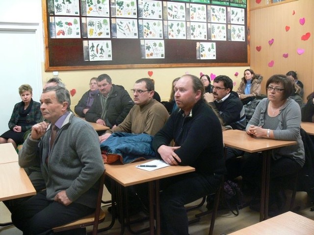 Temat komunikacji pomiędzy Tarnobrzegiem a Chmielowem, mieszkańcy poruszyli na ostatnim spotkaniu z Wiesławem Ordonem, burmistrzem Nowej Dęby.