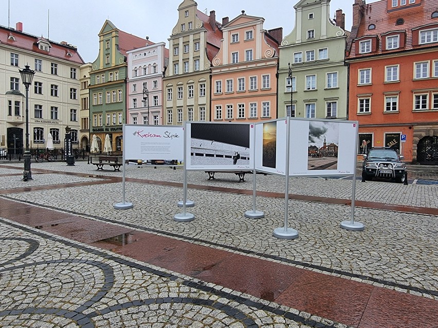 Na Placu Solnym stanęła wystawa opisująca historię Powstań...