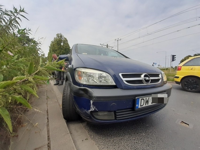 Wypadek przy moście Milenijnym. Nie działa tam sygnalizacja (ZDJĘCIA)