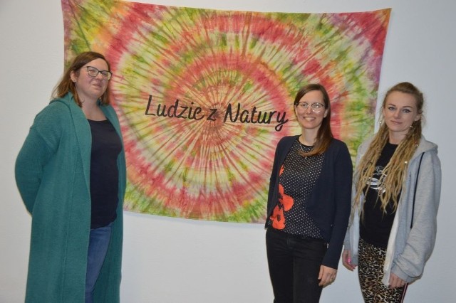 "Ludzie z Natury" w Skarżysku przy ulicy Rejowskiej otworzyli Strefę Lokalnej Aktywności Społecznej. Na zdjęciu Maria Filipiak, Agata Klimek i Weronika Szlufik.