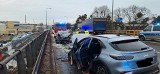 Zderzenie dwóch aut na ulicy Pileckiego w Bydgoszczy. Kobieta zasnęła za kierownicą [zdjęcia]