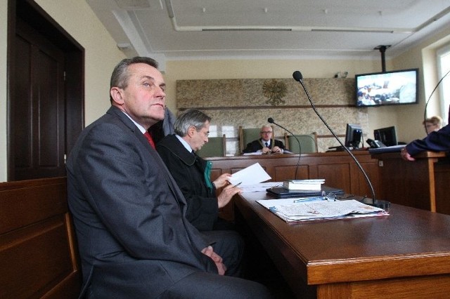 Prezydent Skarżyska-Kamiennej Roman Wojcieszek wygrał w czwartek dwie sprawy w trybie wyborczym.