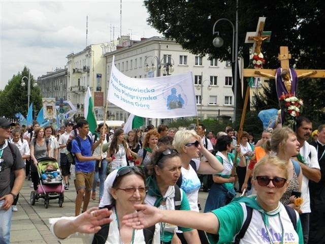 Pielgrzymka sosnowiecka dotarła na Jasną Górę [ZOBACZ ZDJĘCIA]