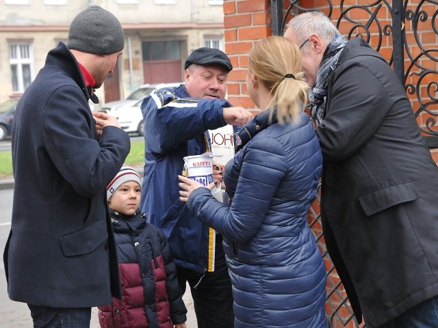 W regionie kwestowano na wielu nekropoliach, m.in. na cmentarzu Starofarnym w Bydgoszczy. Mieszkańcy jak zwykle byli bardzo hojni