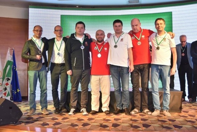 Drużyna Connectora Poznań ze srebrnymi medalami wywalczonymi w turnieju klubowego Pucharu Europy w izraelskim kurorcie Eilat