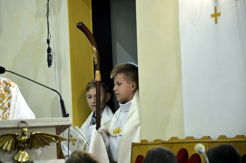 Staszkówka. Uroczyście świętowano rocznice niepodległości. W kościele odsłonięto okolicznościową tablicę