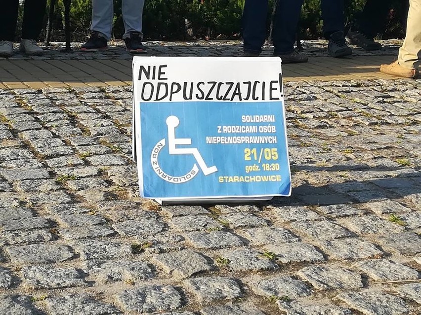 Starachowiczanie solidaryzowali się z osobami z niepełnosprawnością i ich rodzinami