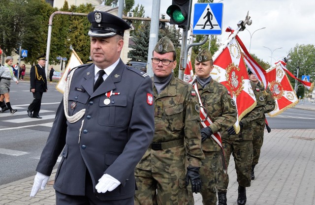 W Inowrocławiu odbyła się dziś, 17 września, uroczystość  upamiętniająca 80. rocznicę napaści Rosji Sowieckiej na Polskę. W kościele pw. św. Barbary i św. Maurycego odprawiona została msza św. w intencji Ojczyzny. Następnie jej uczestnicy przeszli pod obelisk ku czci Polaków pomordowanych na Kresach. Odbyła się tam patriotyczna manifestacja, w trakcie której delegacje złożyły w tym miejscu pamięci wiązanki kwiatów.