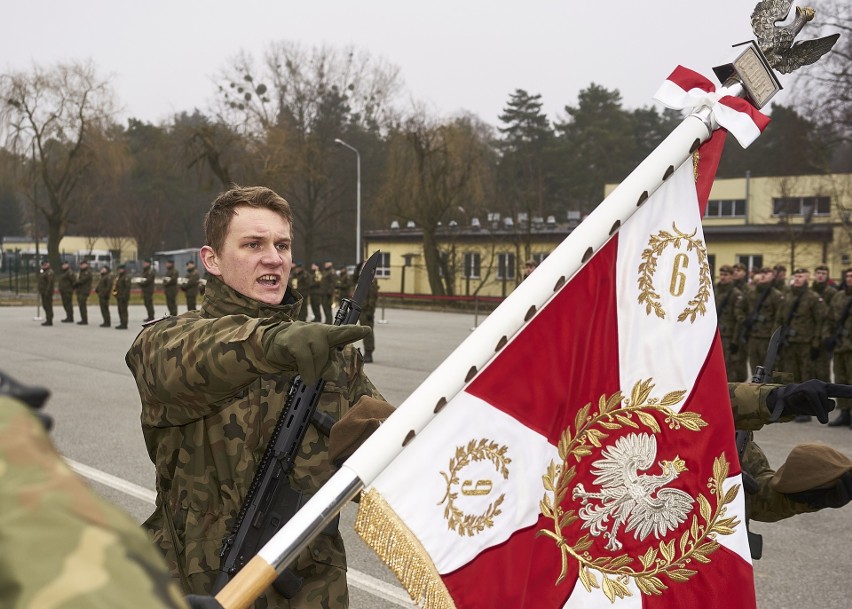 Pierwsza w tym roku przysięga żołnierzy 9 Łódzkiej Brygady...