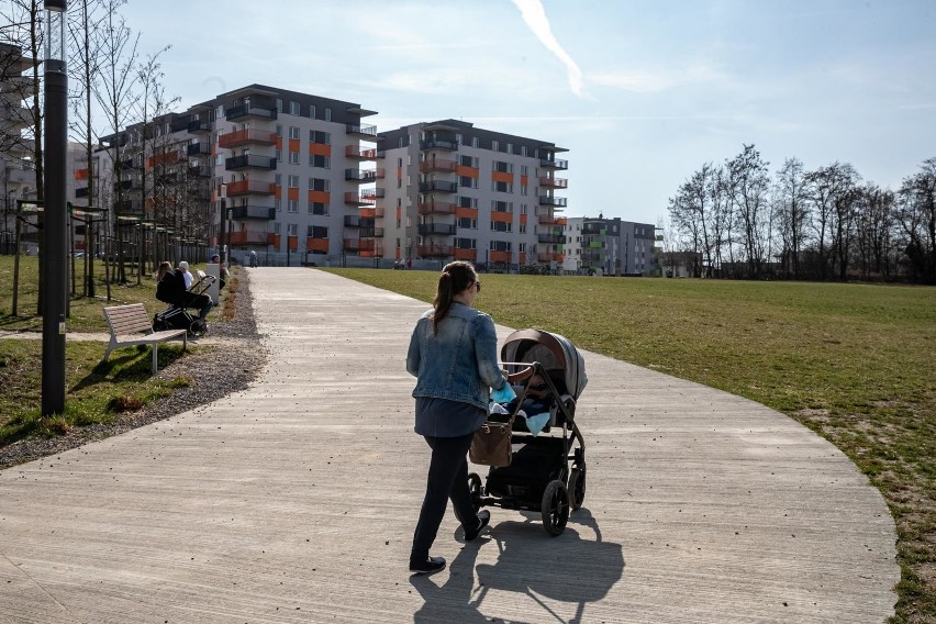 Pogoda na Wielkanoc 2021. Zaskakujące doniesienia! Będzie ciepło i słonecznie, a może spadnie śnieg? Oto długoterminowa pogoda na Wielkanoc