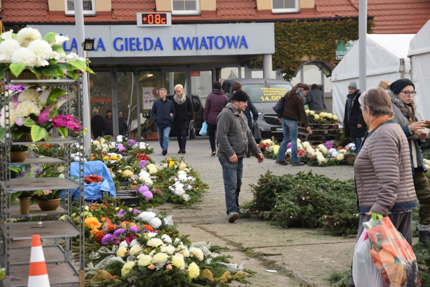 Giełda Kwiatowa w Tychach przed 1 listopada