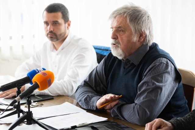 Na czwartkowej konferencji prasowej związkowców MPK. Od lewej: Wojciech Cwalina (Wolny Związek Zawodowy Pracowników MPK) i Michał Białogłowski (NSZZ Solidarność).