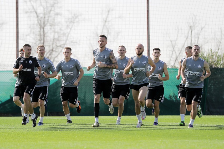 Legia Warszawa ma za sobą pierwszy trening w Dubaju [ZDJĘCIA, WIDEO]