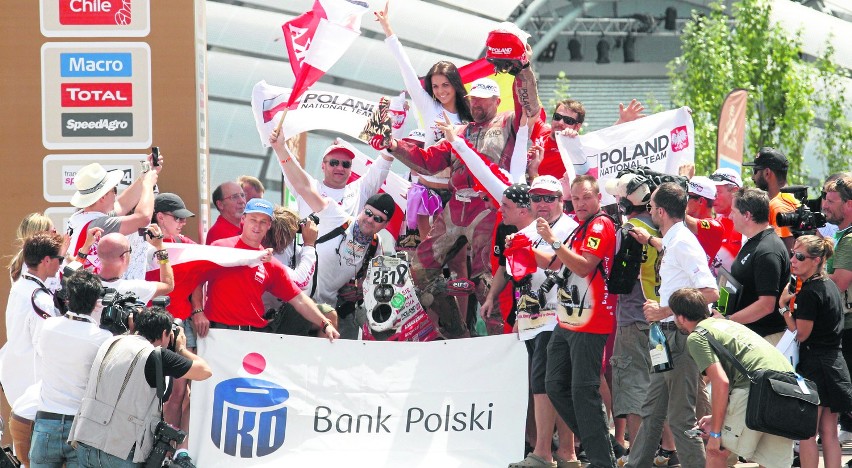Wielka radość na mecie - Rafał Sonik wygrał Rajd Dakar 2015....