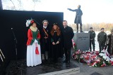 Pomnik Józefa Wybickiego w Skarszewach odsłonięty. Twórca hymnu narodowego upamiętniony