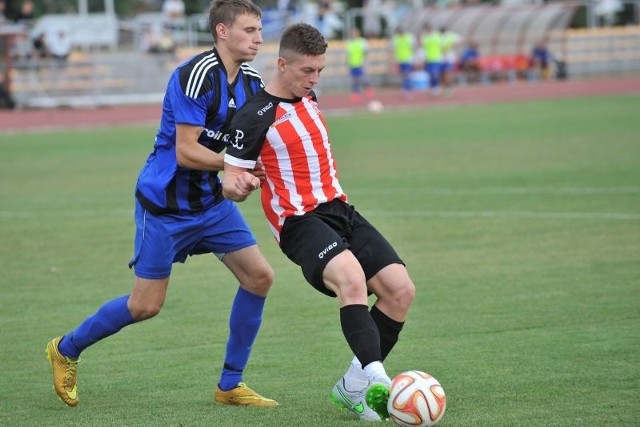 Przemysław Pyrdek w 37. min wykorzystał swą zwrotność, uwolnił się w polu karnym spod opieki obrońcy i zdobył gola na 1-0.