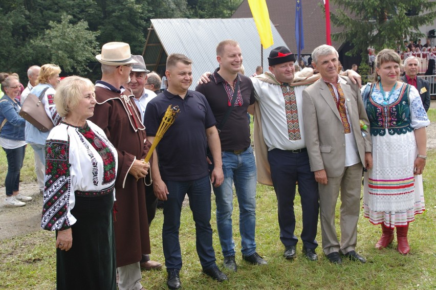 Zdynia. Zapłonęła Watra. Rozpoczął się 36. Festiwal Kultury Łemkowskiej