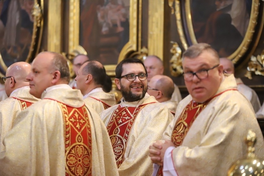 Święte Triduum Paschalne Męki, Śmierci i Zmartwychwstania Chrystusa z biskupami w diecezji kieleckiej. Tak będzie przebiegać