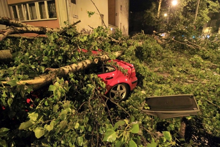 Gdzie jest burza? Gwałtowne burze dziś nad całą Polską (BURZOWA MAPA POLSKI RADAR ONLINE)