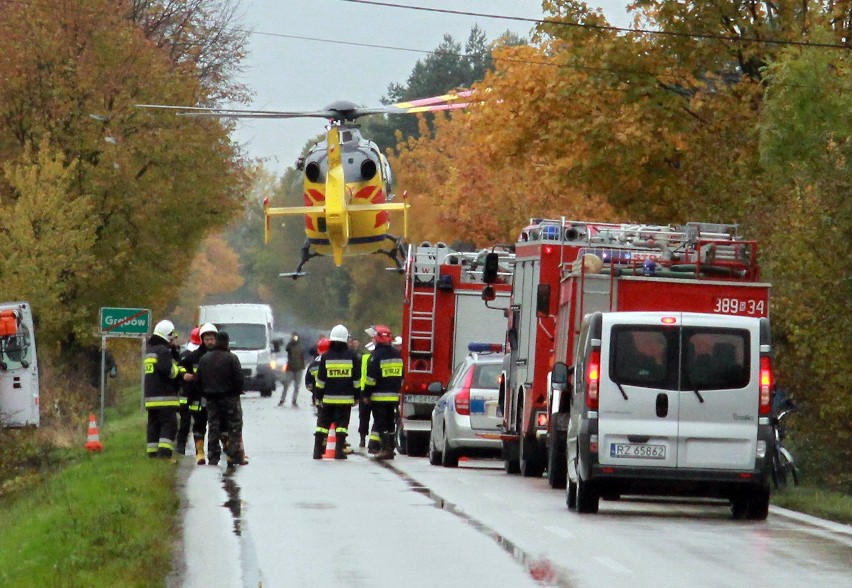 Tragiczny wypadek w Grębowie. Jedna osoba nie żyje, cztery są ranne! (zdjęcia)