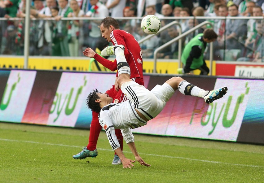 Legia Warszawa rozbiła Piasta Gliwice 4:0 i jest o krok od...