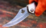 Atak nożownika w Raciborzu. 16-latek dźgnął nożem mężczyznę na klatce schodowej. Jest podejrzany o usiłowanie zabójstwa