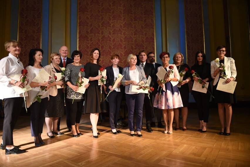 Toruń. Wręczenie nagród z okazji Dnia Nauczyciela. Zobaczcie zdjęcia!