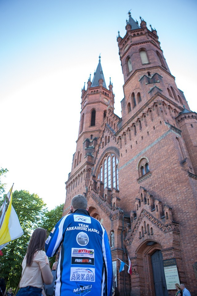 Tarnów. Tłumy kibiców na mszy w intencji Krystiana Rempały