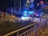 Wypadek na Pilczyckiej we Wrocławiu. Nissan dachował po zderzeniu z fordem