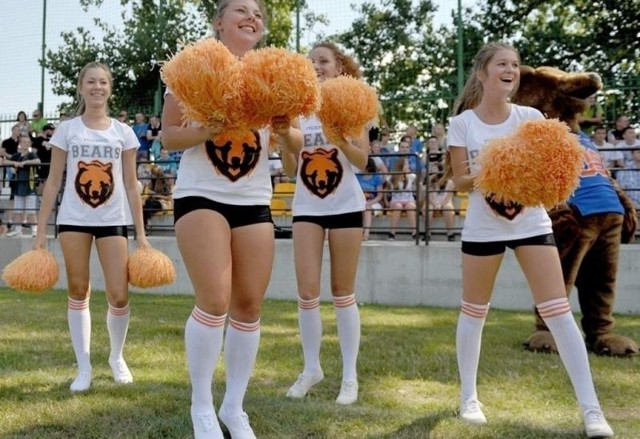 Na zdjęciu cheerleaderki Przemyśl Bears.