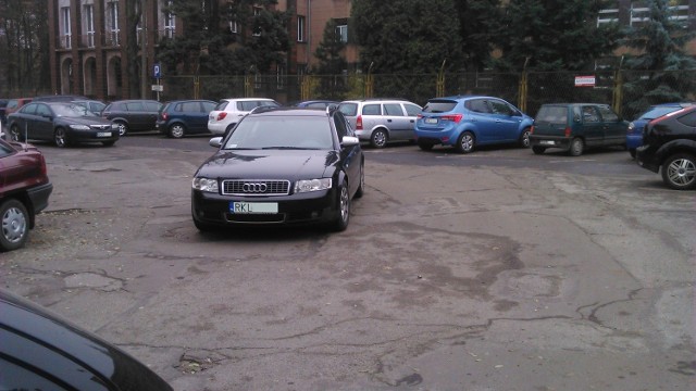 Stalowa Wola, parking przed hutą.