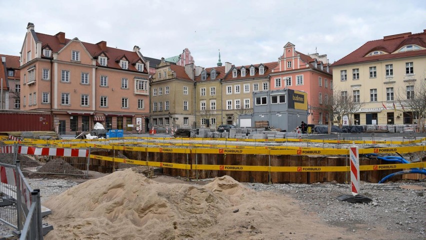 Mroźna zima zaskoczyła nie tylko drogowców. Prace budowlane w Poznaniu wstrzymane ze względu na trudne warunki pogodowe