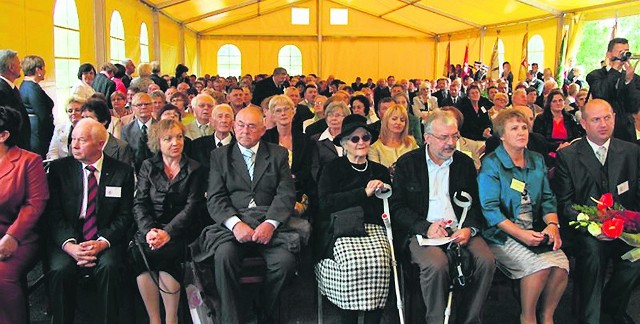 Jubileusz 100-lecia szkoły w Mieczysławowie odbył się 8 września 2012 roku. Szkołę ufundował w 1912 roku Mieczysław Kretkowski z Pokrzywnicy, który uczył w niej i wyposażył bibliotekę