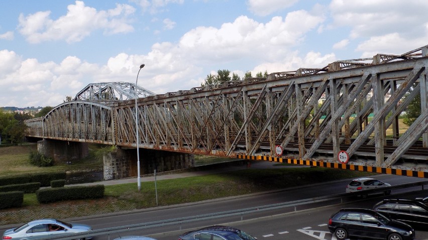 Obecny most kolejowy w Przemyślu, najdalej za kilka lat...
