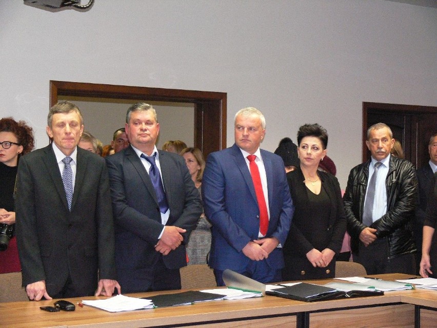 Pierwsza sesja Rady Miejskiej w Koprzywnicy. Burmistrz Aleksandra Klubińska złożyła ślubowanie Wybrano przewodniczącego i zastępców
