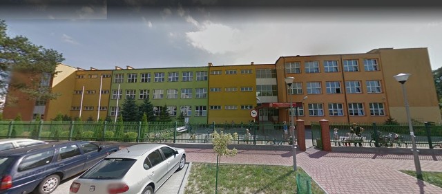 Publiczna Szkoła Podstawowa numer 3 w Kozienicach przejdzie gruntowną termomodernizację.