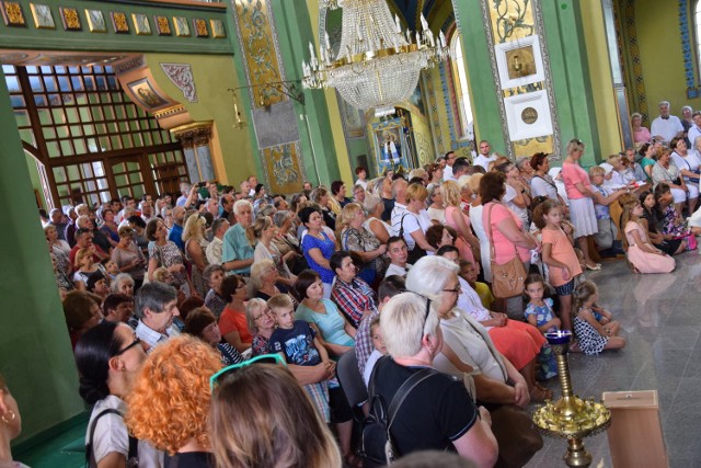 W sobotnie popołudnie w mieście pojawiły się pogłoski, że papież Franciszek może odwiedzić Cerkiew Przemienienia Pańskiego.