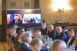 Katowice. Zebrała się rada dialogu społecznego w sprawie CPK. "Odebraliśmy ok. 100 telefonów od osób zainteresowanych dobrowolnym wykupem"