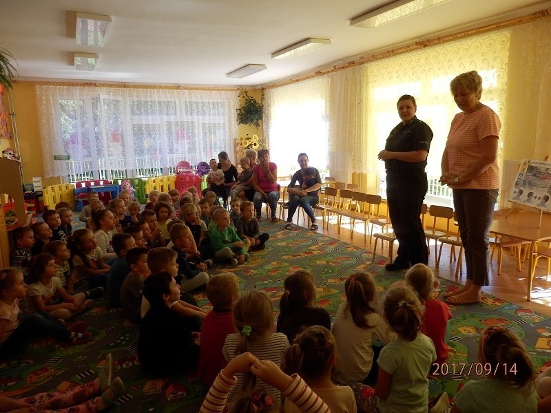 Opatowska policja odwiedziła dzieci z Publicznego Przedszkola (ZDJĘCIA)