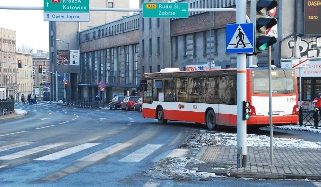W Nowy Rok autobusy oraz tramwaje będą kursowały inaczej. Warto o tym pamiętać