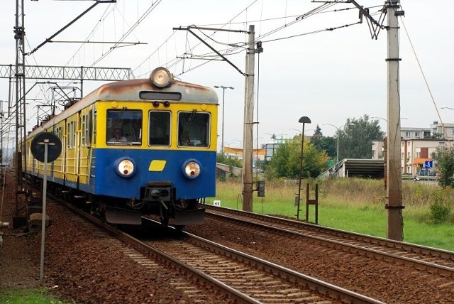 Lokomotywa była elektryczna, więc przed akcją trzeba było odciąć prąd