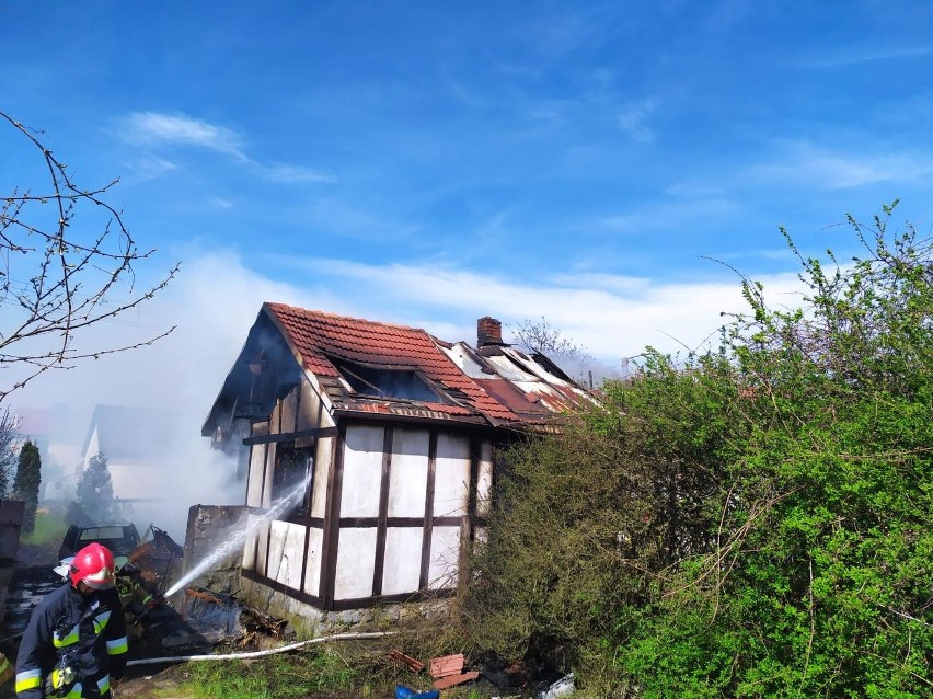 Pożar domu przy ul. Bukowej w Kędzierzynie-Koźlu