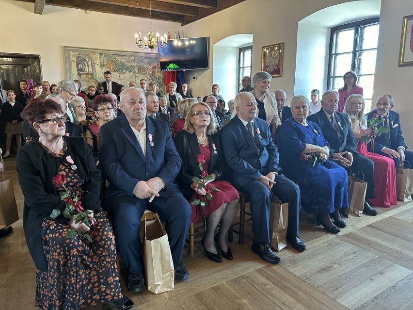 Uroczystość Złotych Godów świętowały w Sandomierzu 23 pary...