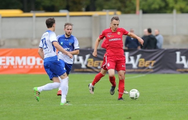 Maciej Szewczyk ostatnio występuje na lewej stronie defensywy