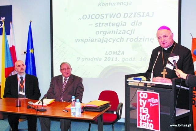 Podczas konferencji głos zabrał też biskup łomżyński Stanisław Stefanek