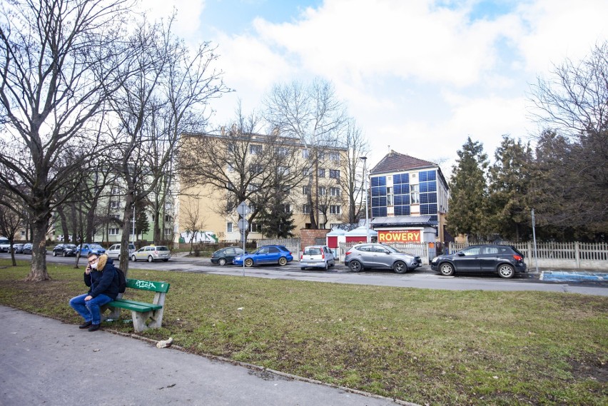 Kraków. Montaż paneli na budynku pochłonął ponad 20 tys. zł,...