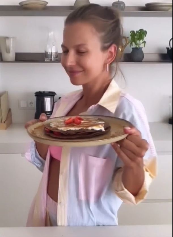 Anna Lewandowska lubi spędzać czas w kuchni, przygotowując...