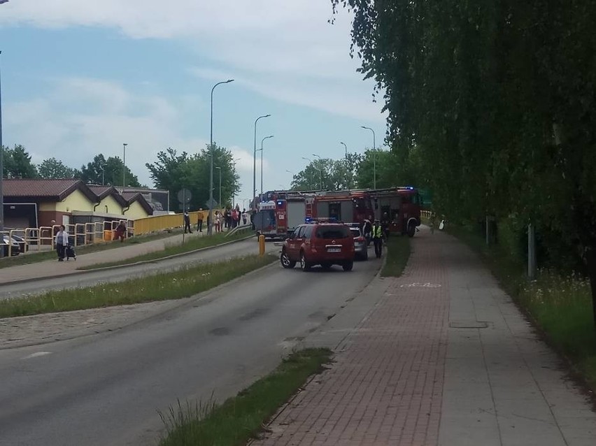 Wypadek w Kościerzynie. Dwa samochody zderzyły się na wiadukcie na ul. Wojska Polskiego w Kościerzynie